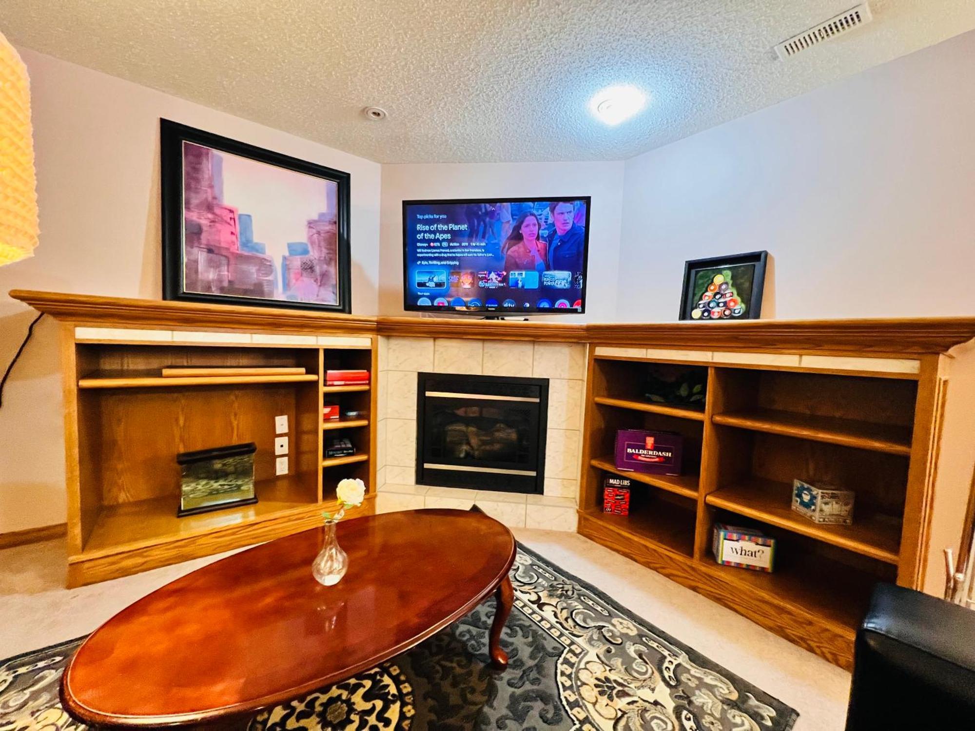 A Classic Homely Basement Suite! Chestermere Экстерьер фото