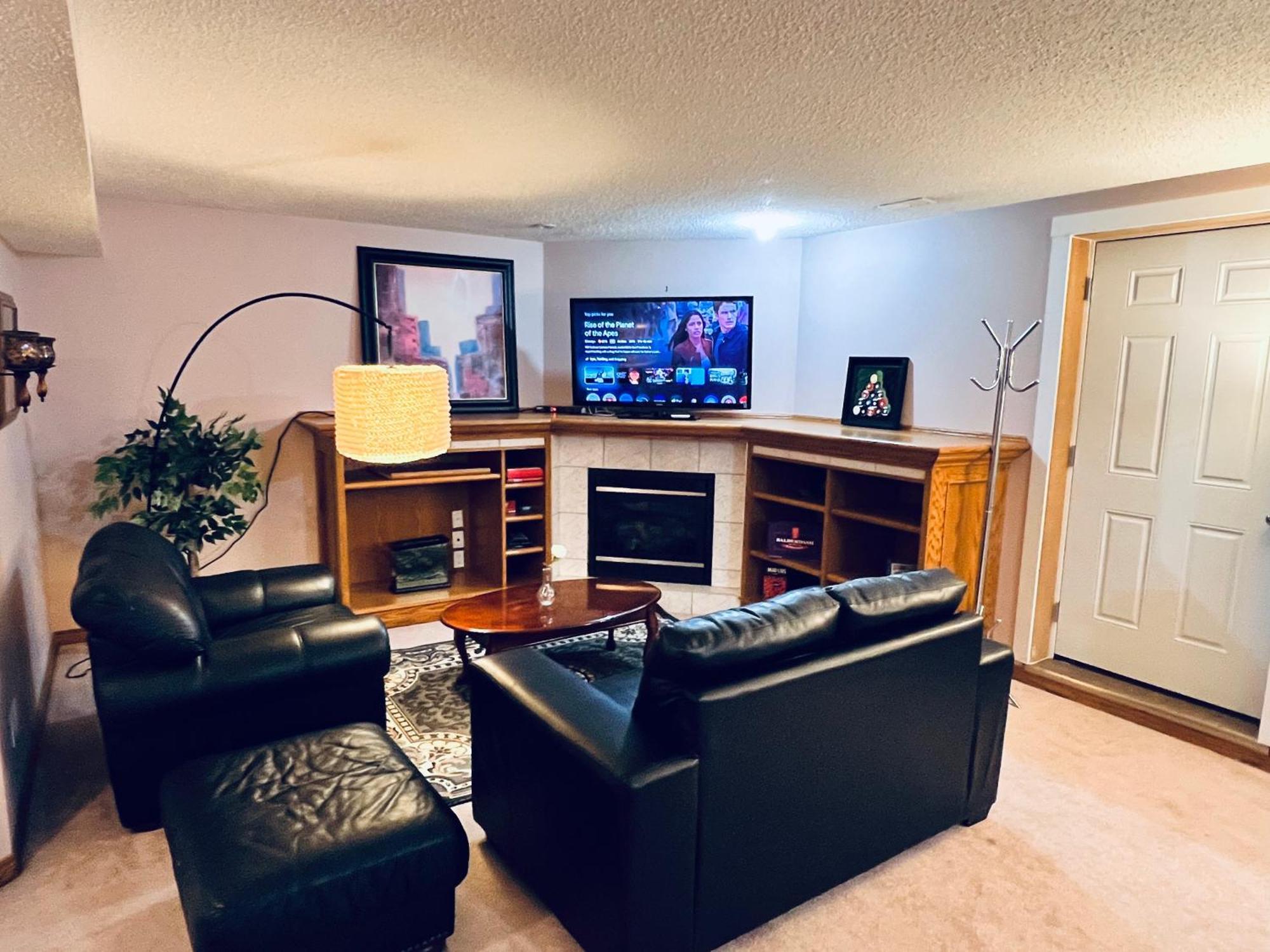 A Classic Homely Basement Suite! Chestermere Экстерьер фото